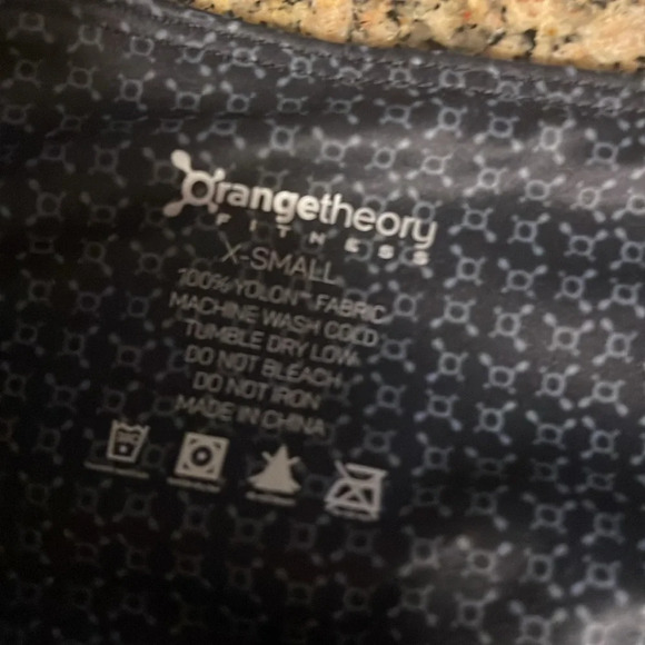 Womens keep birning capri - Picture 2 of 4